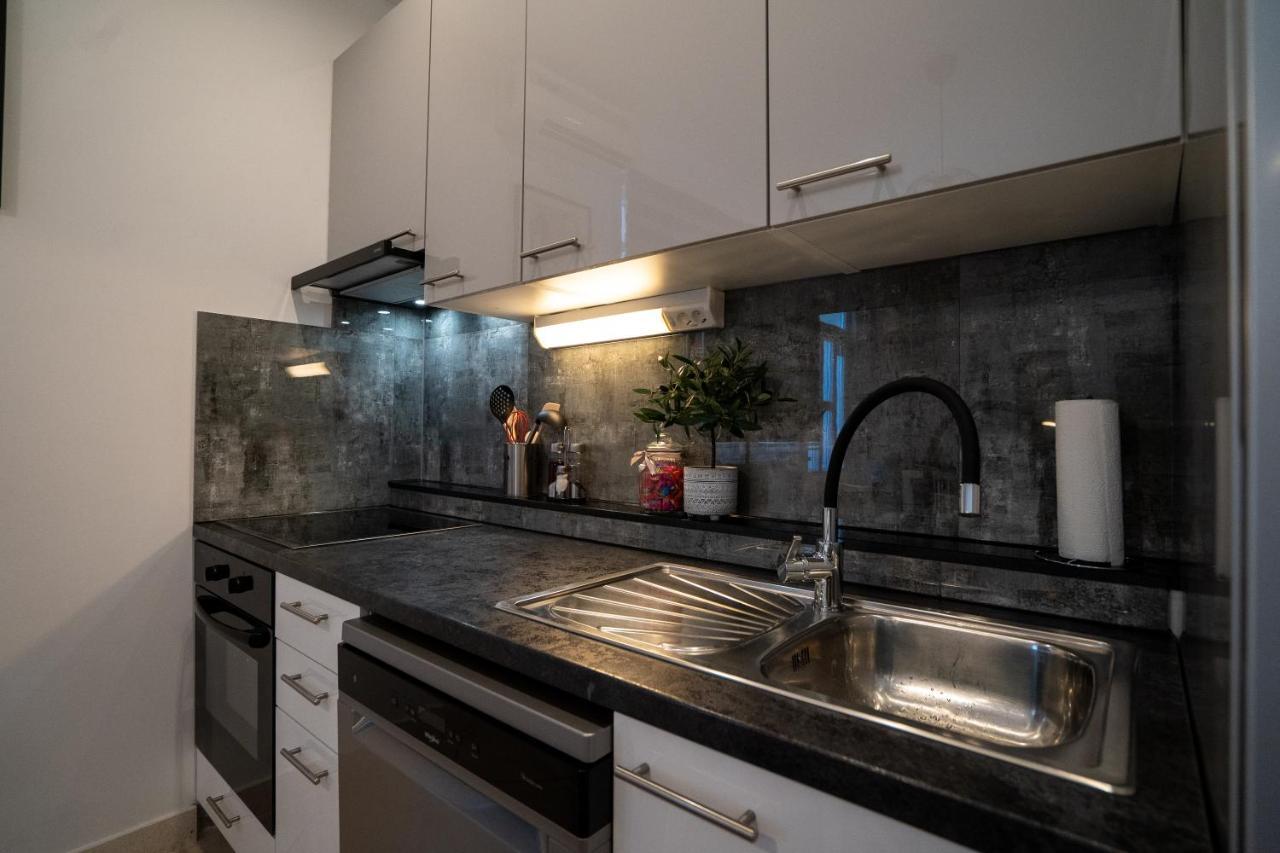 Apartman Dupin Dugi Rat Esterno foto